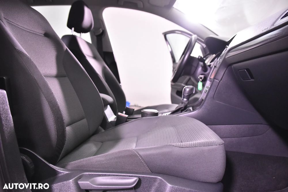 Volkswagen Golf - 11