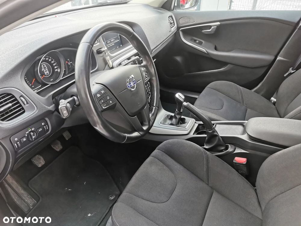 Volvo V40 T2 - 5