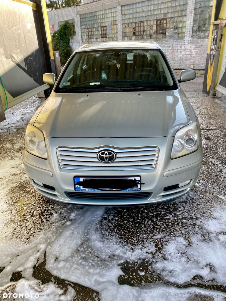Toyota Avensis 1.8 VVT-i Terra - 1