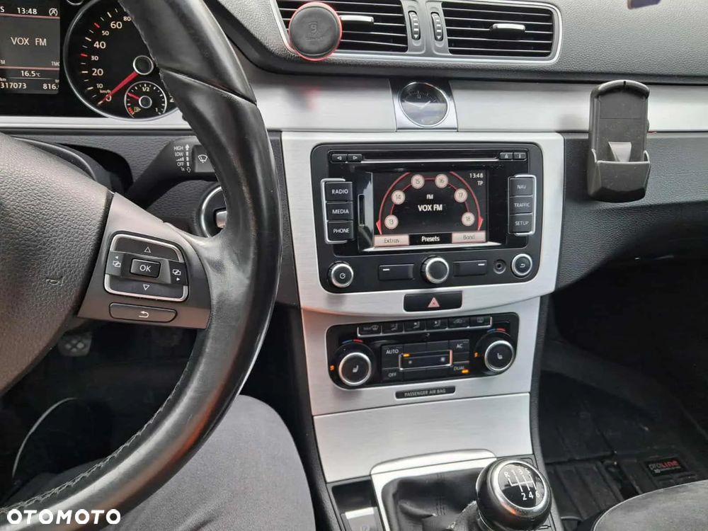 Volkswagen Passat 2.0 TDI Comfortline - 9