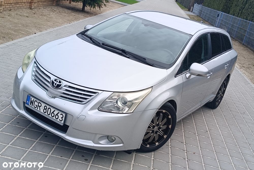 Toyota Avensis - 1