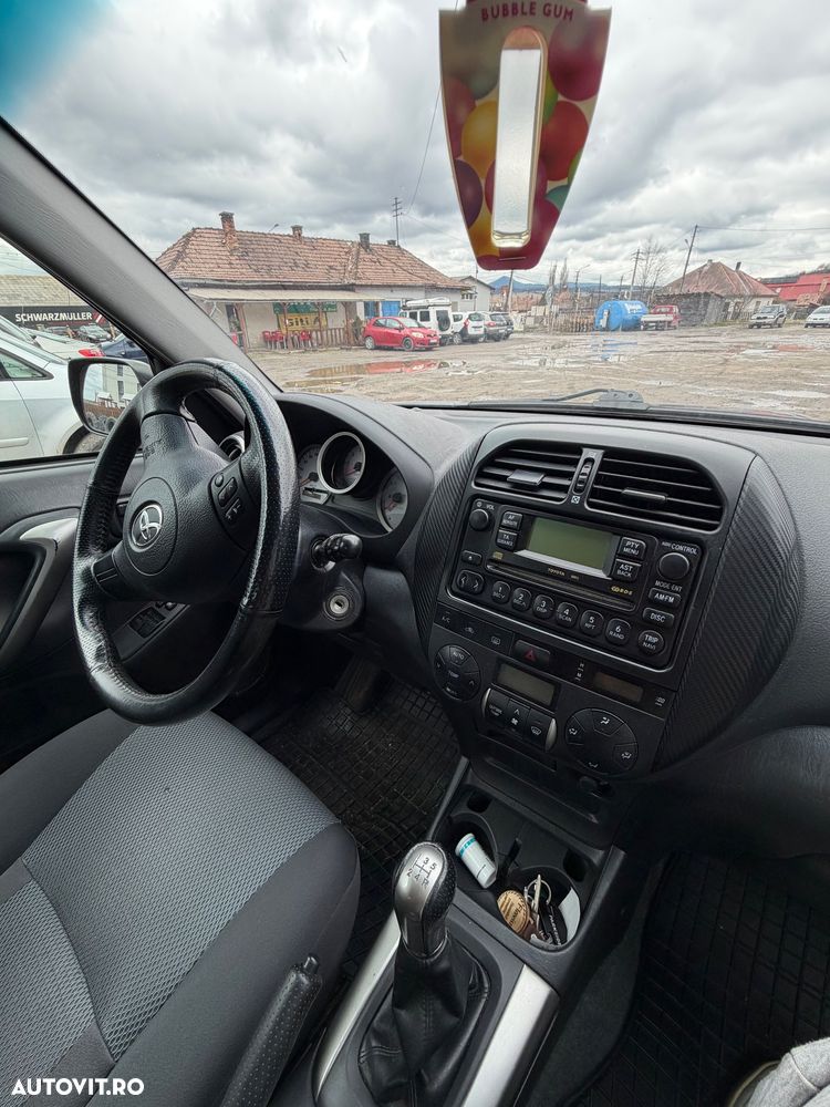 Toyota RAV4 D-4D 4x4 - 2