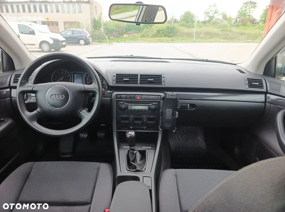 Audi A4 Limousine - 7