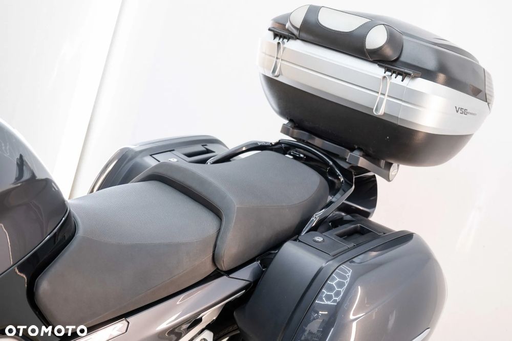 Yamaha FJR - 21