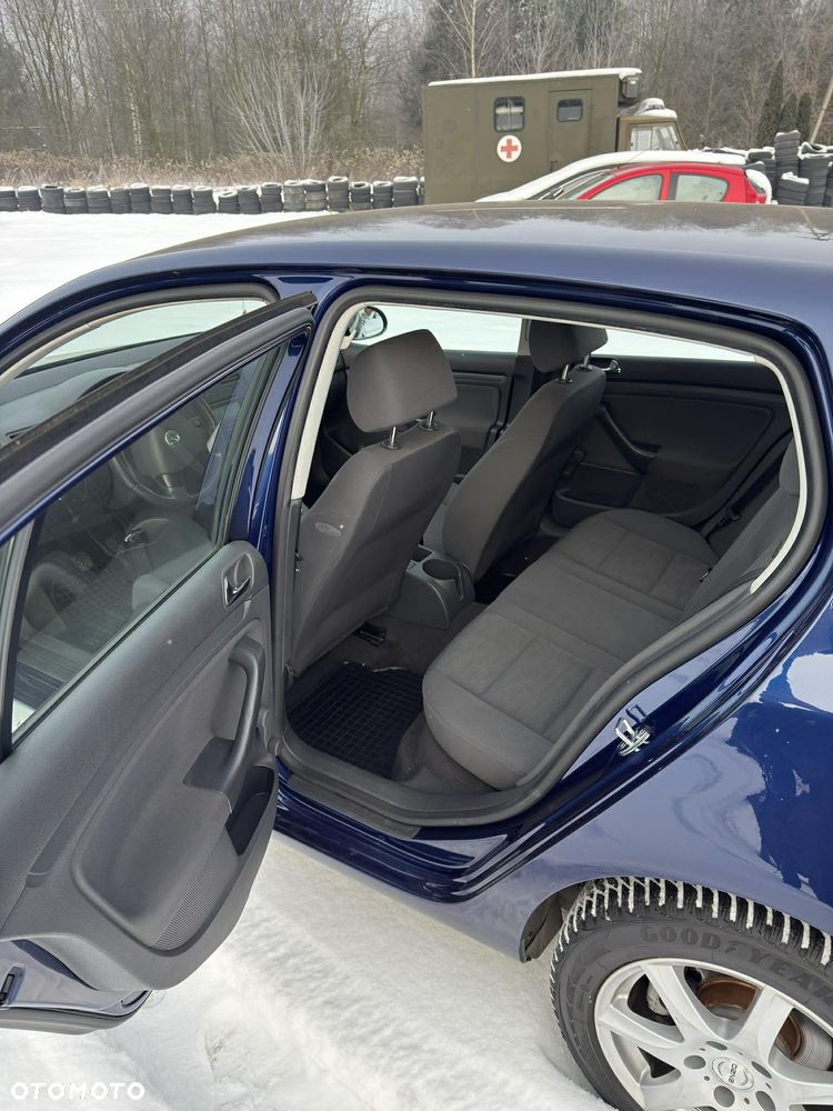 Volkswagen Golf 1.6 FSI Comfortline - 5