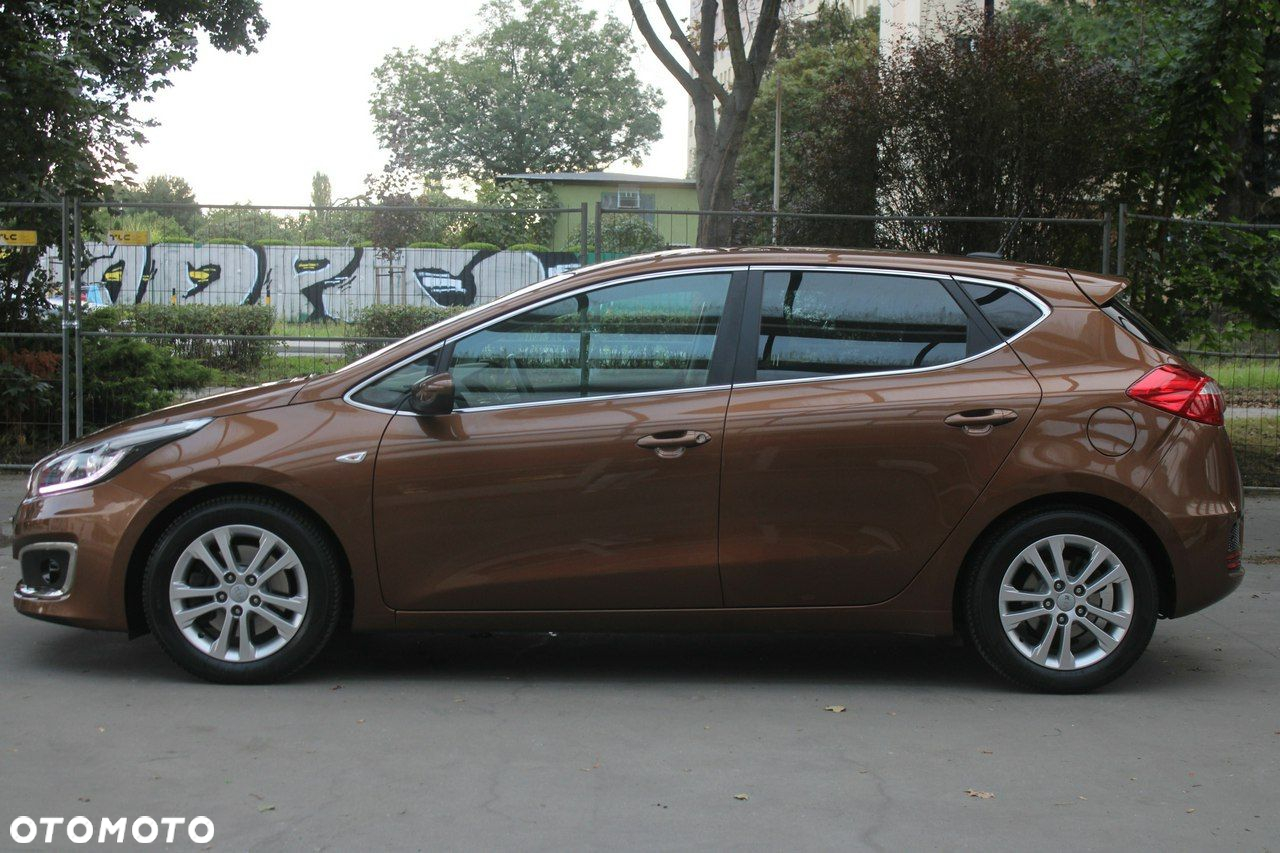 Kia Ceed - 40