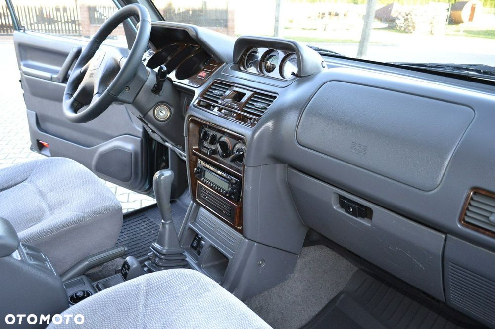 Mitsubishi Pajero - 22