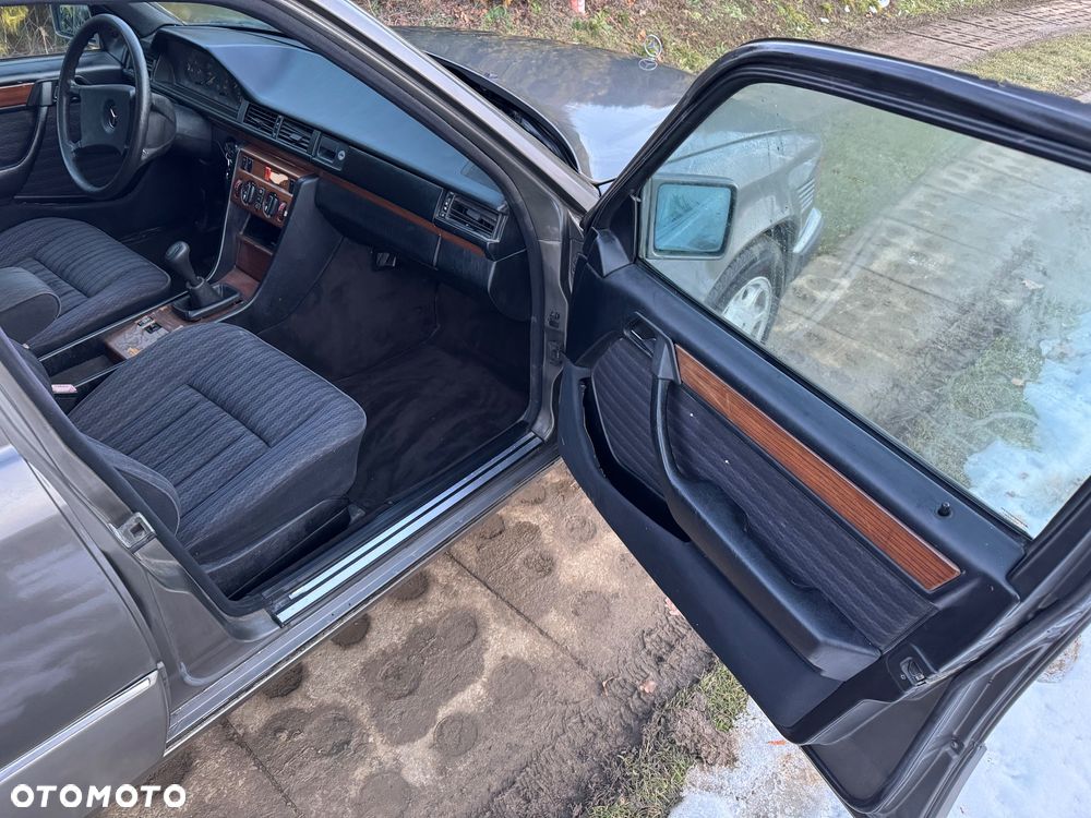 Mercedes-Benz W124 (1984-1993) - 20