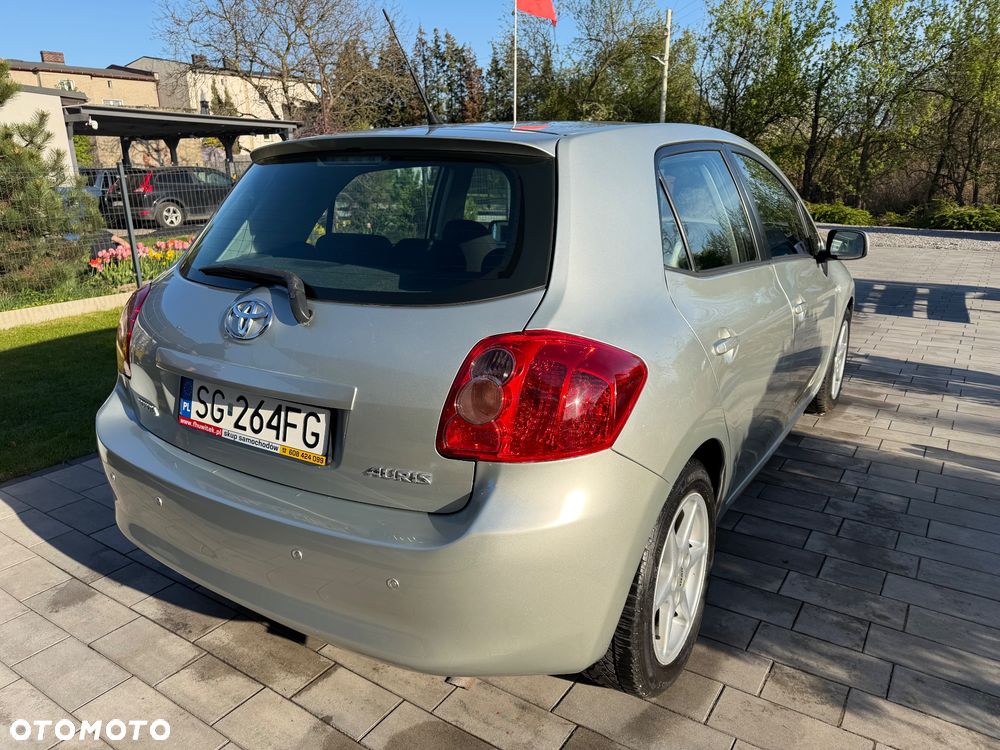 Toyota Auris 1.6 VVT-i Team - 4
