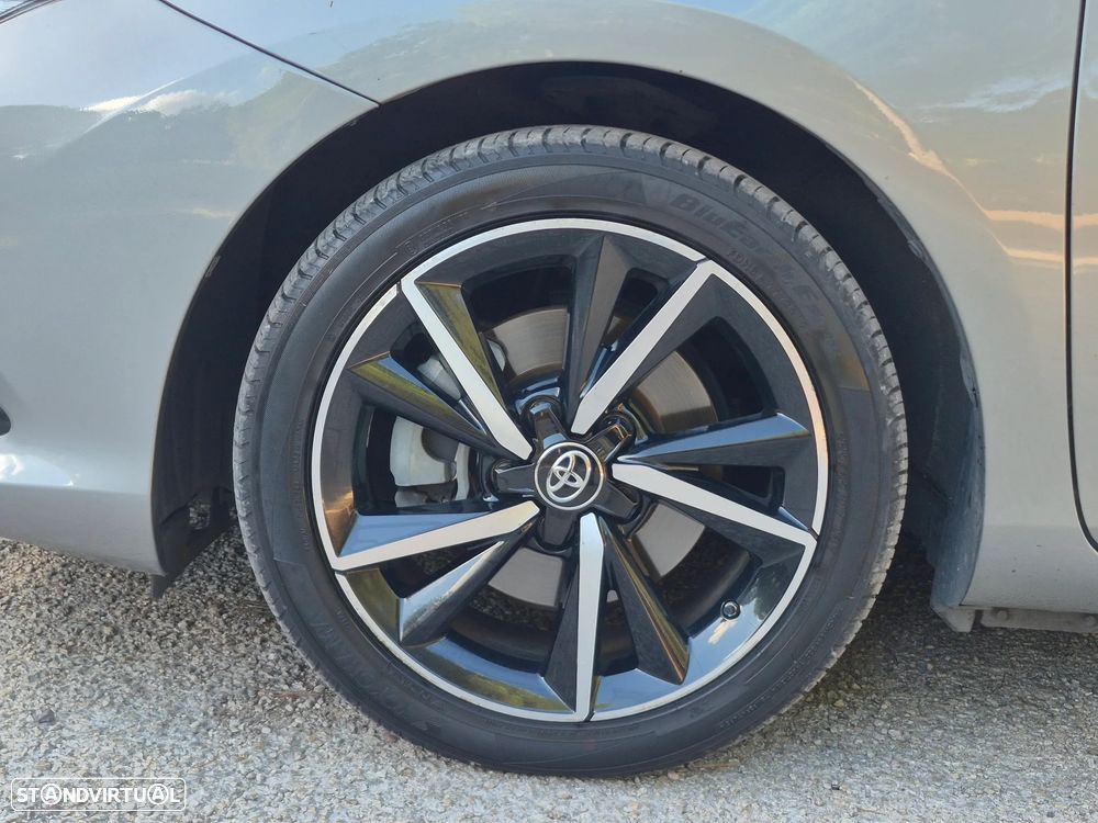Toyota Auris 1.8 HSD Square Collection - 17