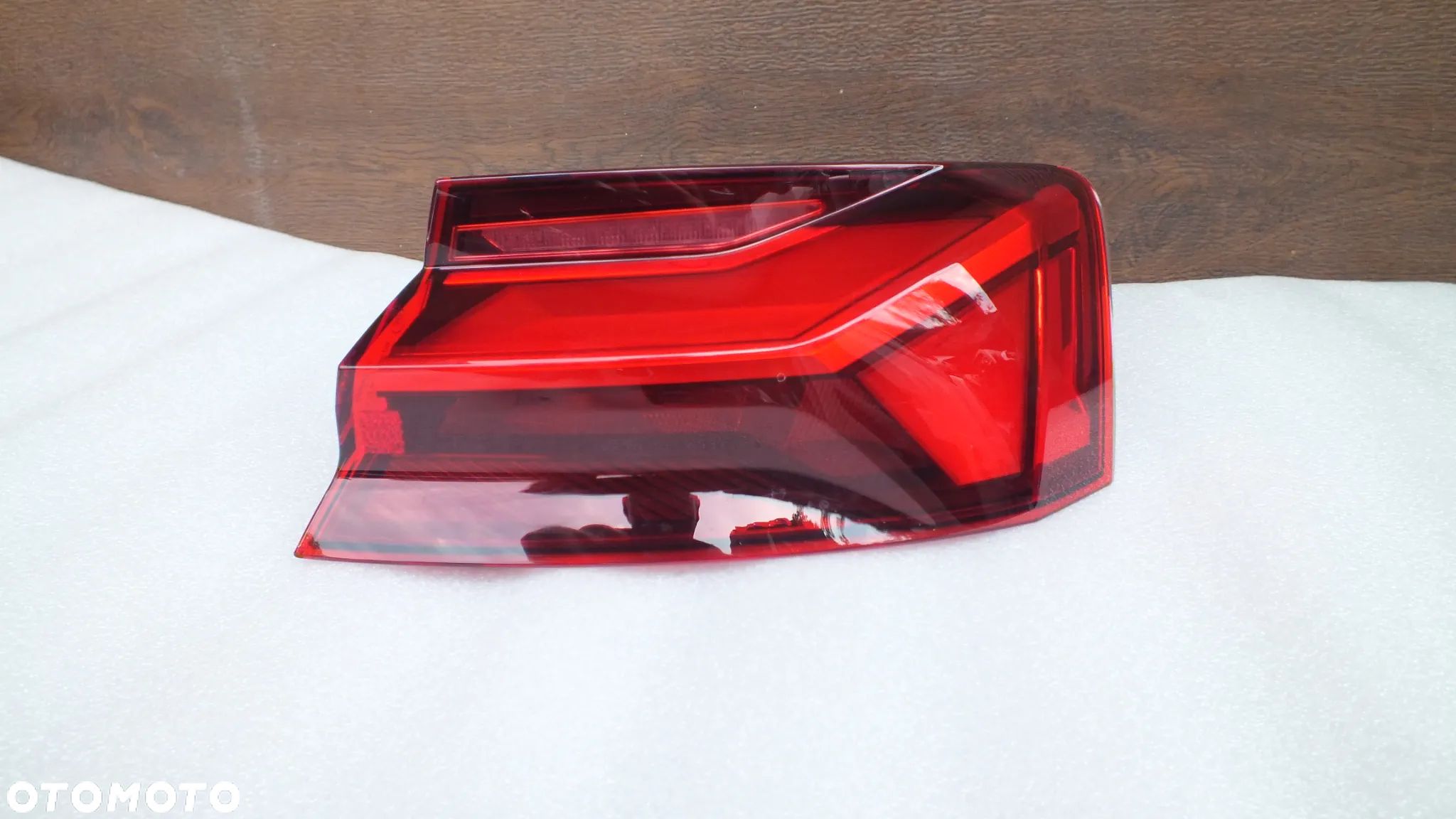Lampa tylna prawa Audi A5 8W6 945 092 AA - 1