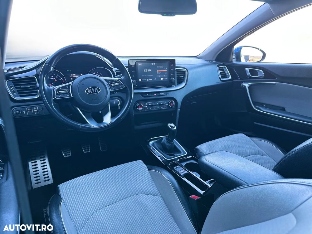Kia XCeed 1.4 T-GDI 6MT Style - 12