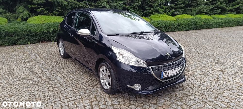 Peugeot 208 - 1