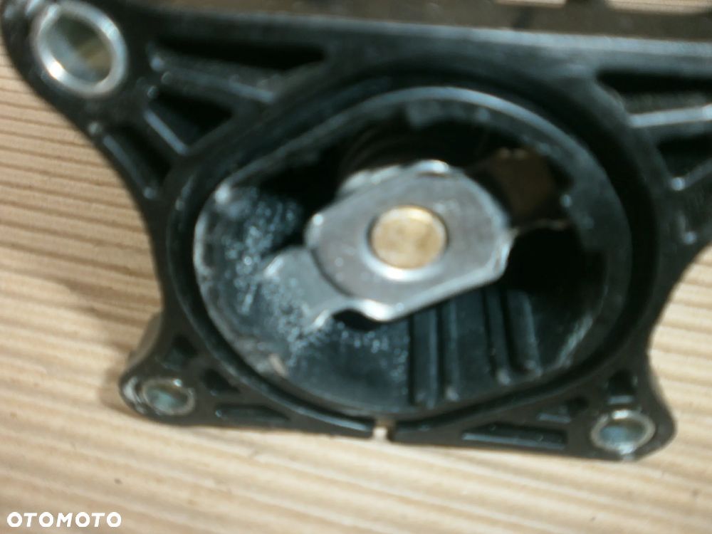 OBUDOWA TERMOSTATU 31686045 VOLVO 2.0D WYPRZEDAŻ - 3