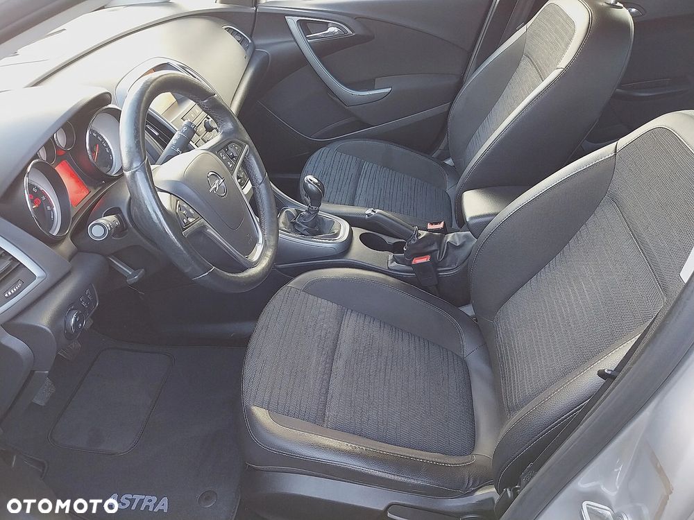 Opel Astra 2014 photo 5