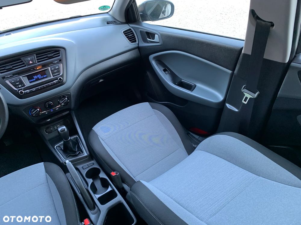 Hyundai i20 1.2 Fifa World Cup Edition - 31