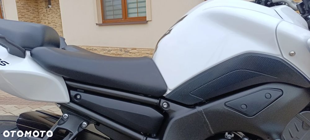 Yamaha FZ8 - 25