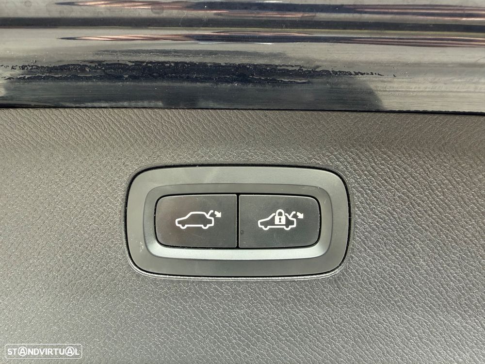 Volvo XC 90 2.0 D4 R-Design - 24