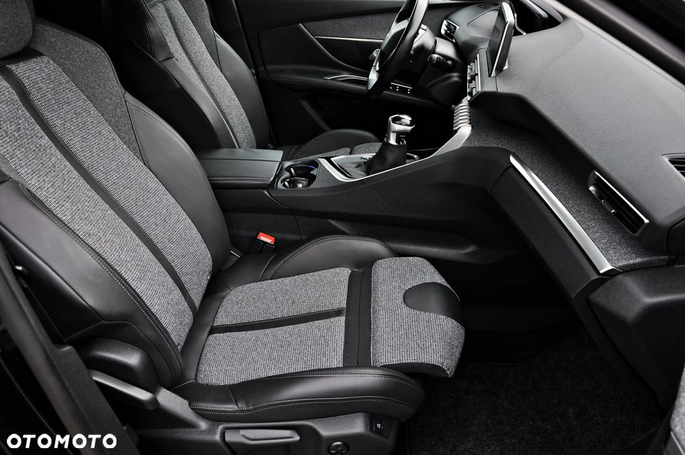 Peugeot 3008 2.0 HDi Allure - 22