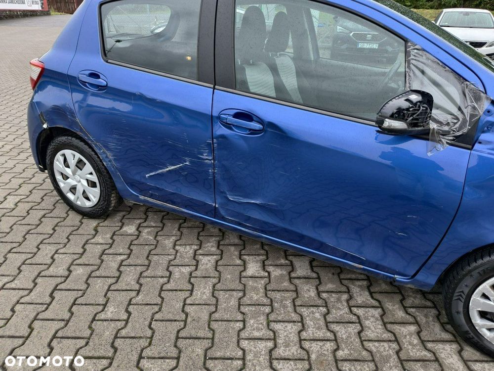 Toyota Yaris - 10