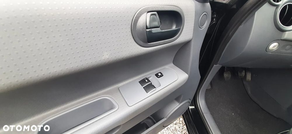 Mitsubishi Colt - 39