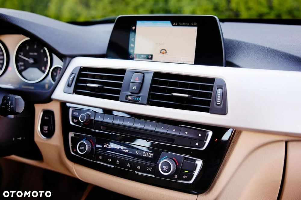 BMW Seria 3 318d Edition Luxury Line Purity - 29