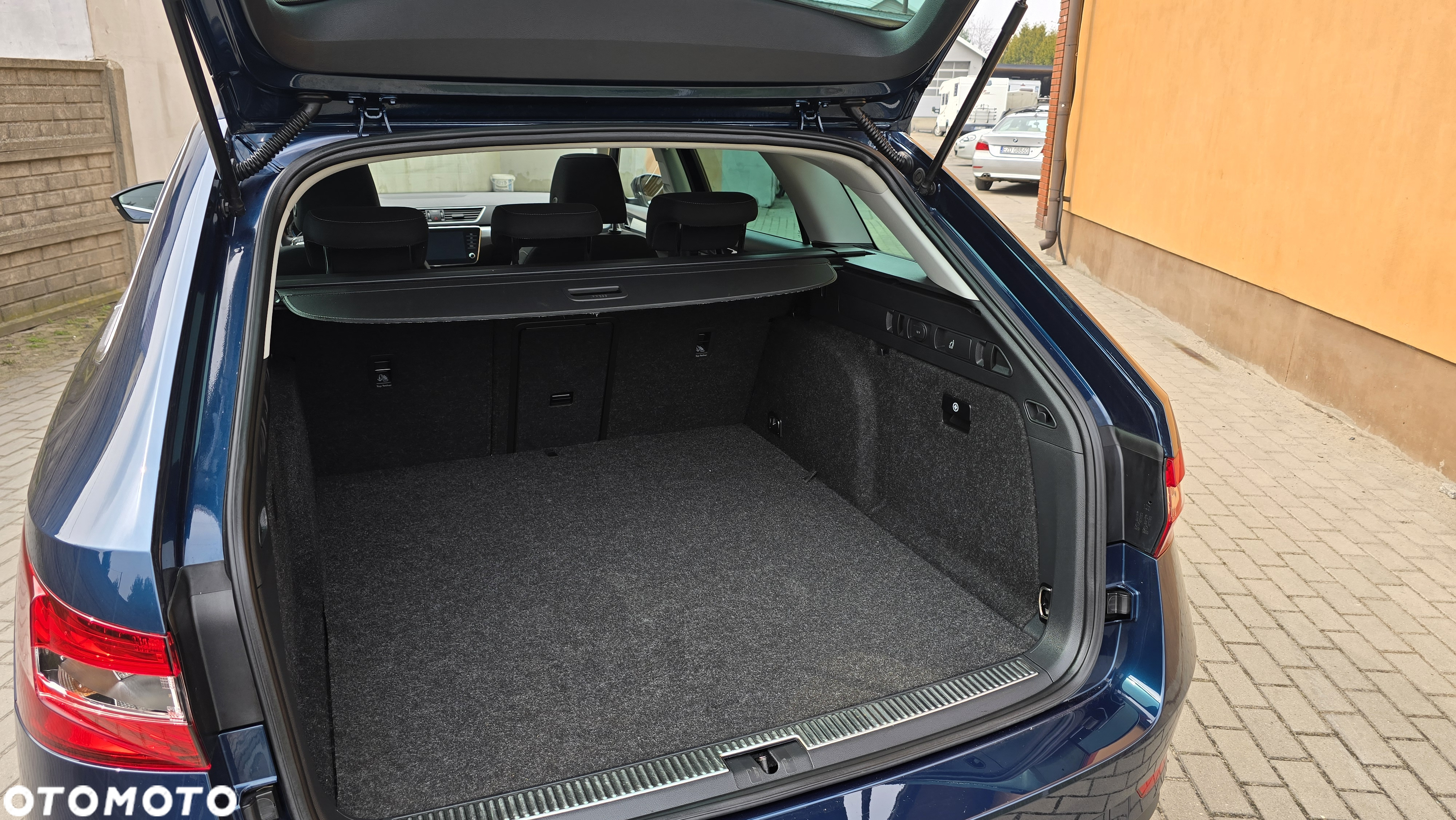 Skoda Superb 1.4 TSI ACT DSG SportLine - 9