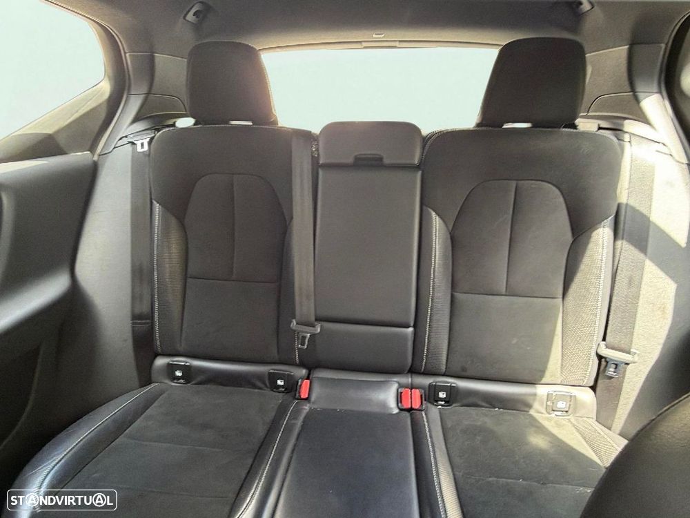 Volvo XC 40 2.0 D3 R-Design Geartronic - 17