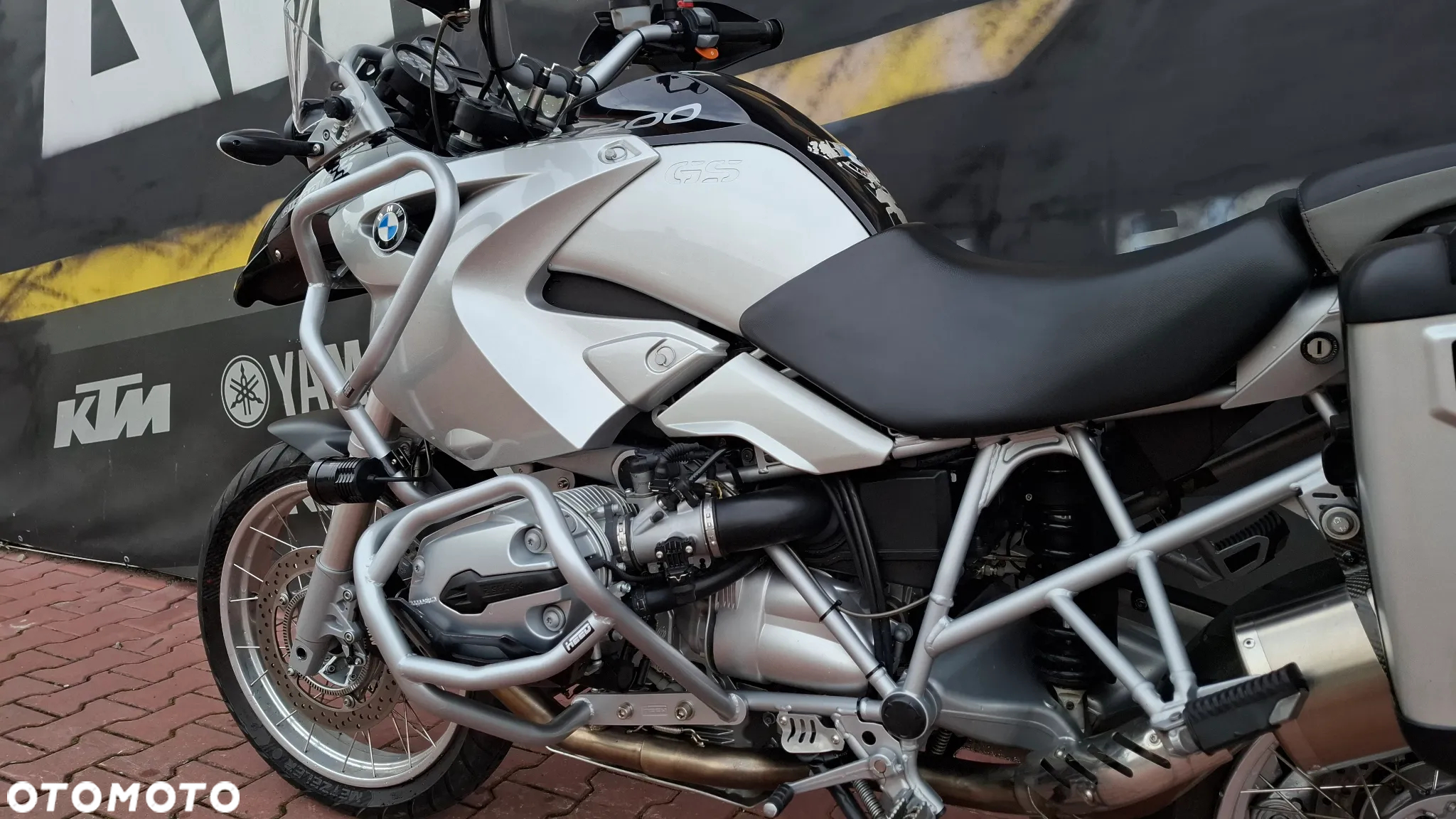 BMW R - 16