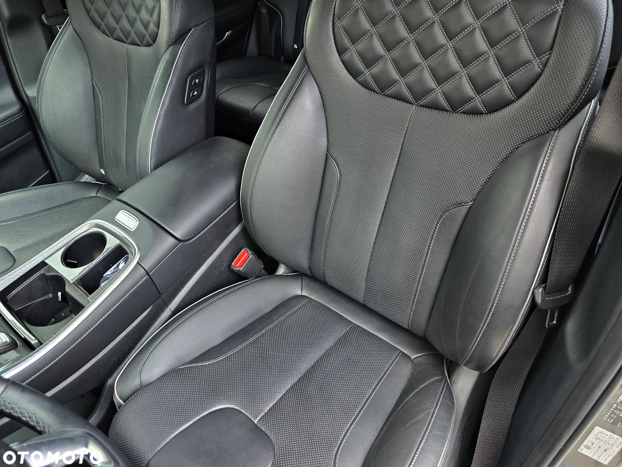 Hyundai Santa Fe 1.6 HEV 2WD 7-Sitzer Signature - 30