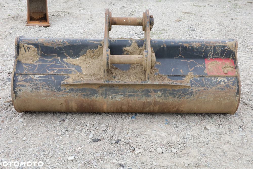 Łyżka skarpowa sztywna JCB fi 80 210 CM - 4