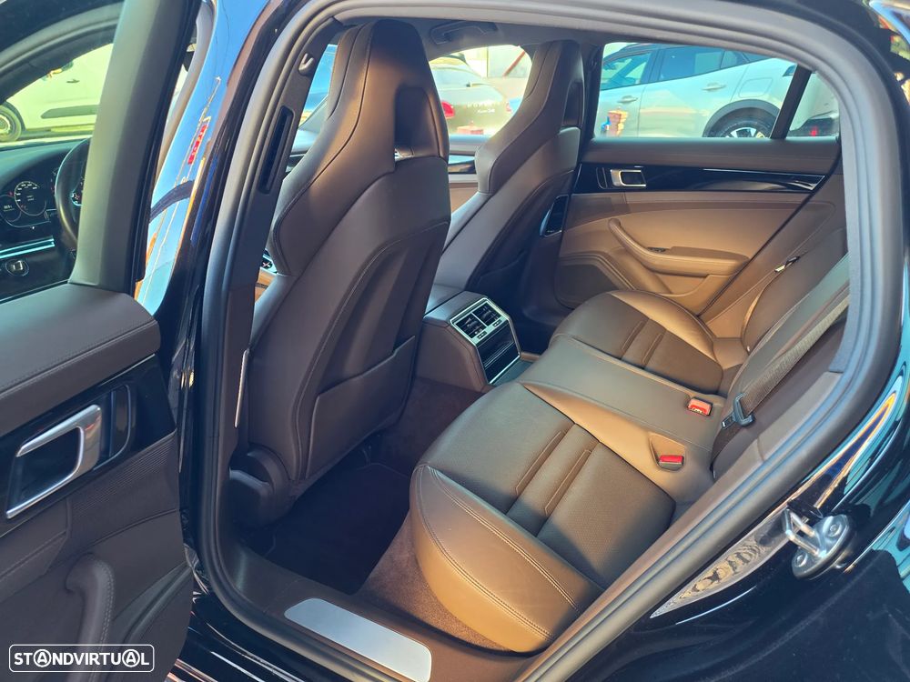 Porsche Panamera - 24
