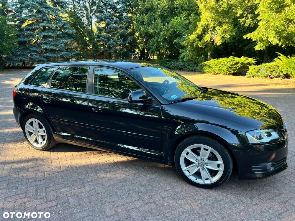 Audi A3 Sportback - 1