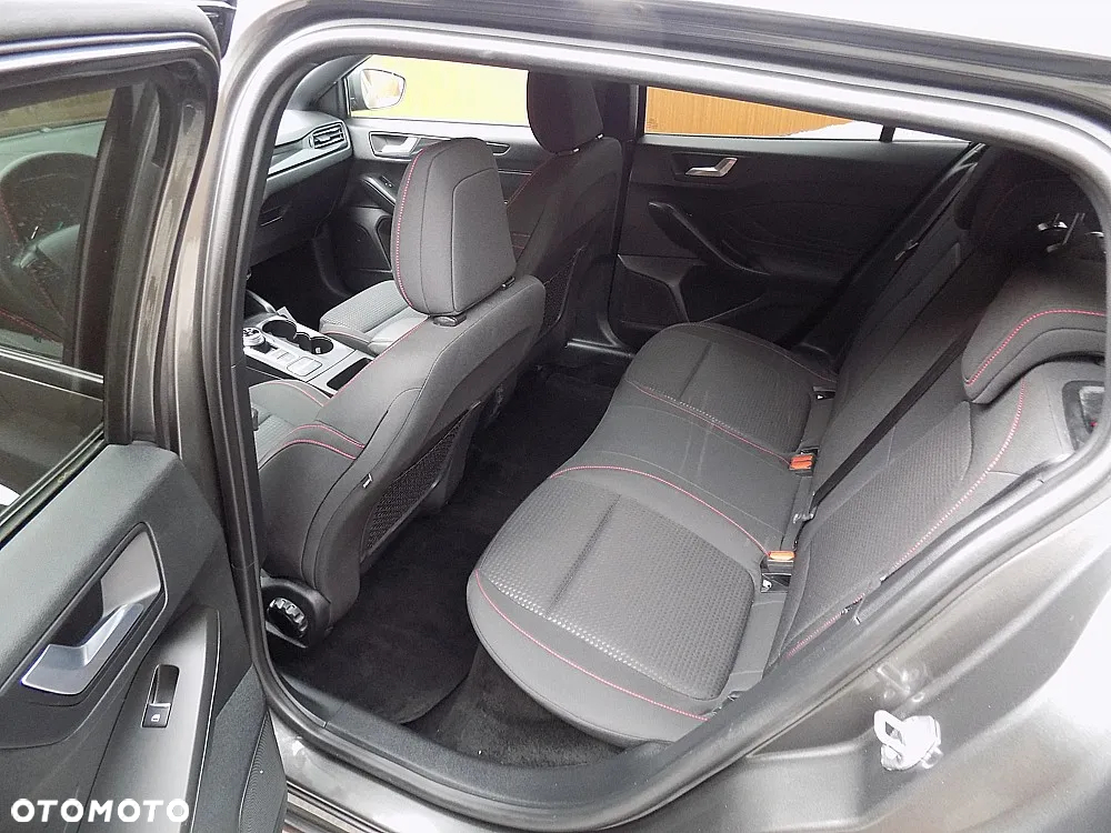 Ford Focus Turnier 1.5 EcoBlue Start-Stopp-System ST-LINE DESIGN - 6