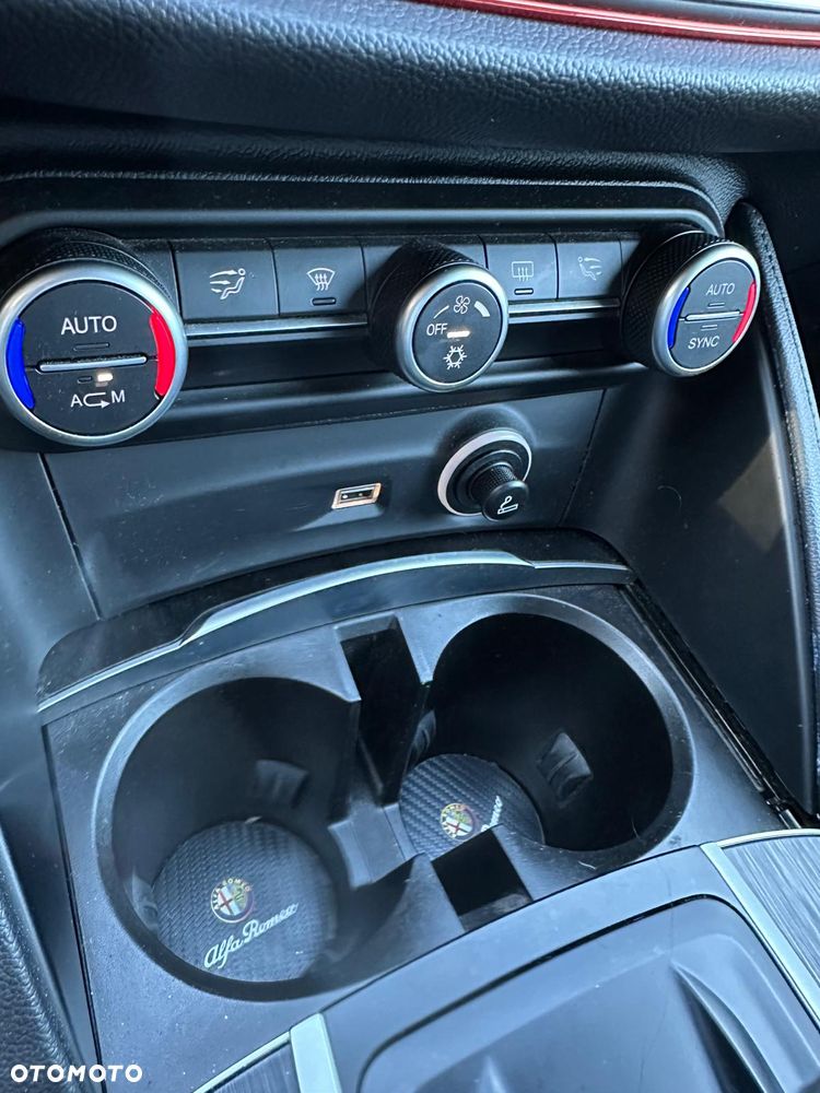 Alfa Romeo Stelvio 2.2 JTDM - 6