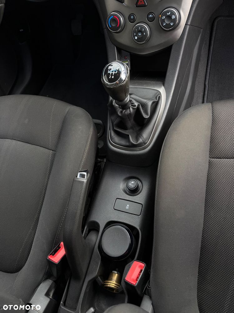 Chevrolet Aveo 1.4 LTZ - 19