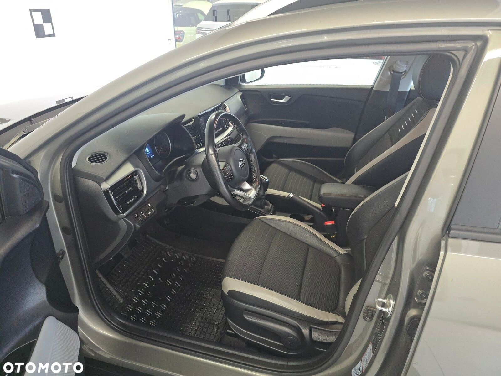Kia Stonic - 8