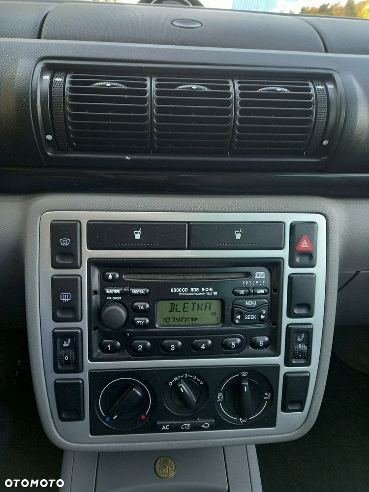 Ford Galaxy 1.9 TDI Ghia - 31