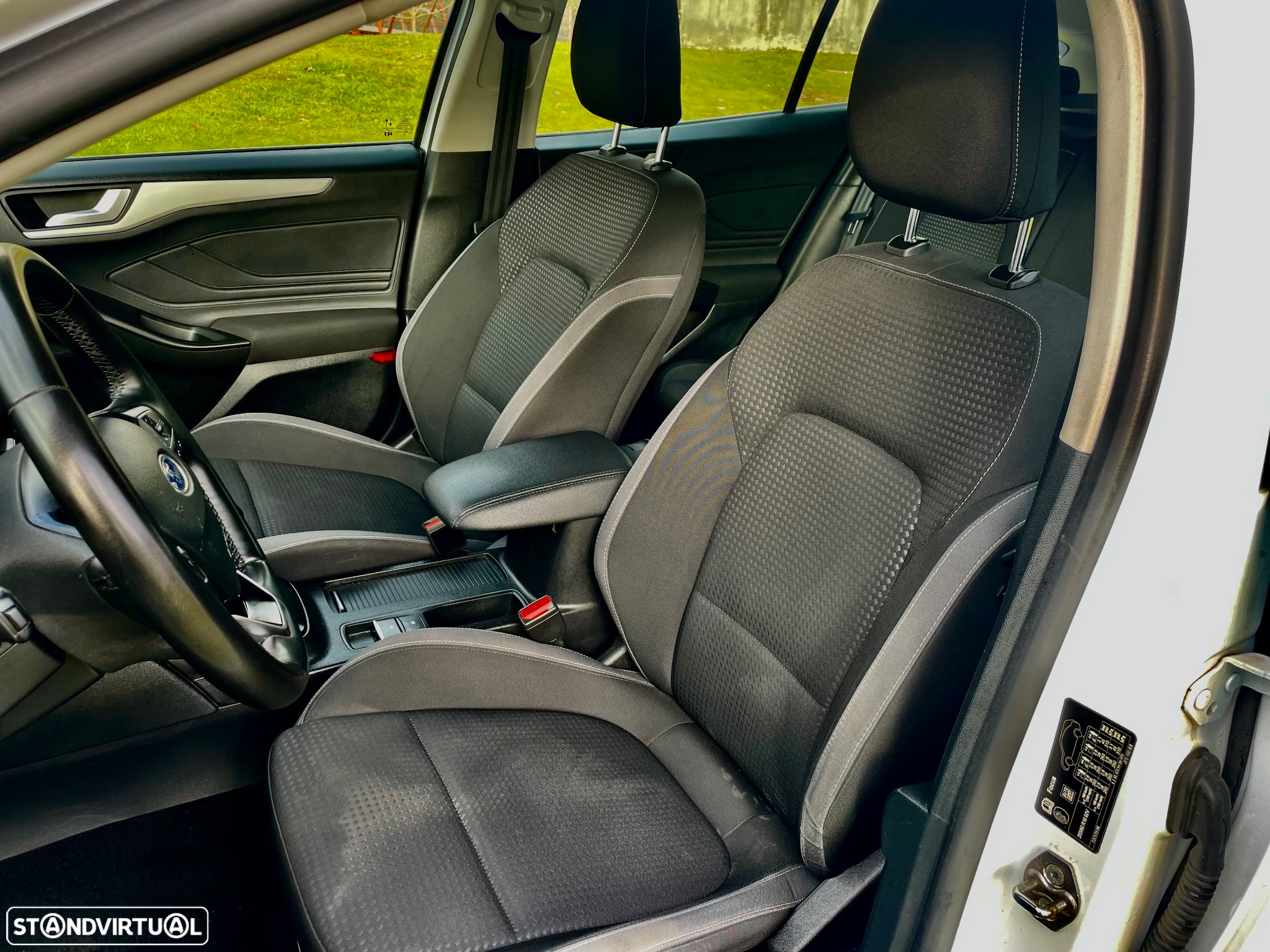 Ford Focus SW 1.5 TDCi EcoBlue Connected - 16