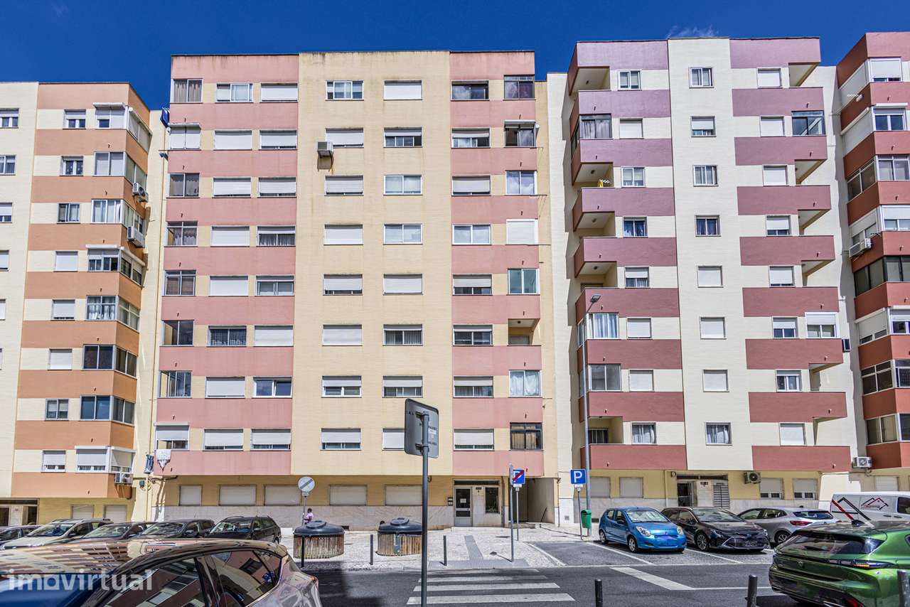 Apartamento T2 com Arrecadação na Amadora – Venteira - Grande imagem: 2/25