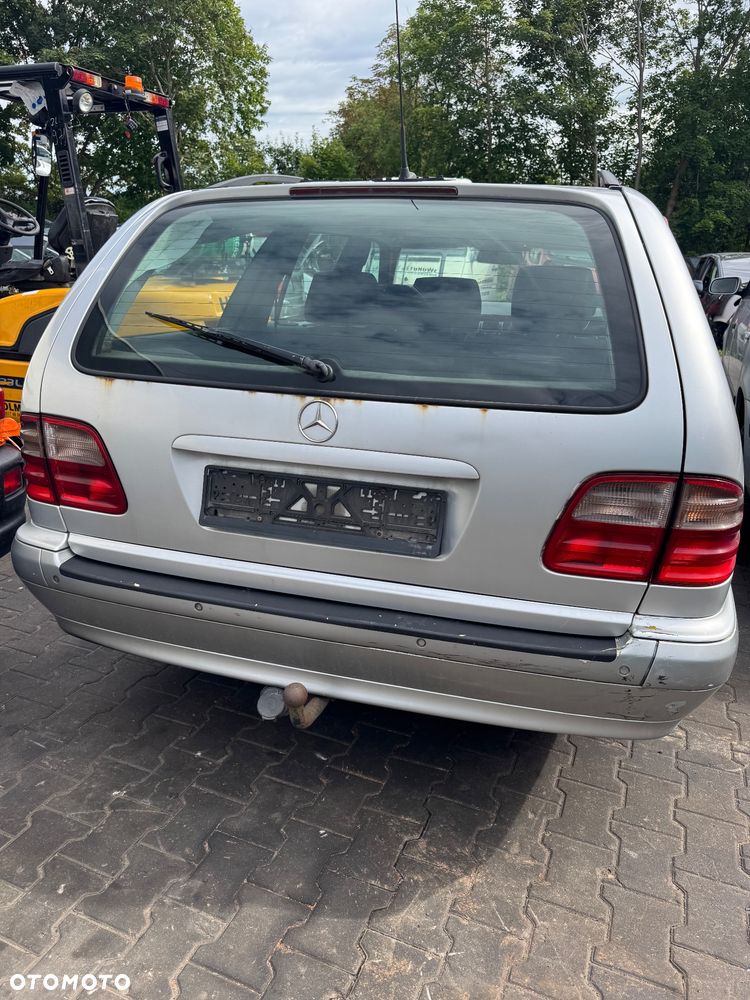 Mercedes E200 2.2 D 2002r na części - 3