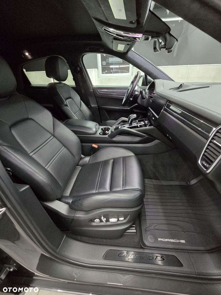 Porsche Cayenne GTS - 16