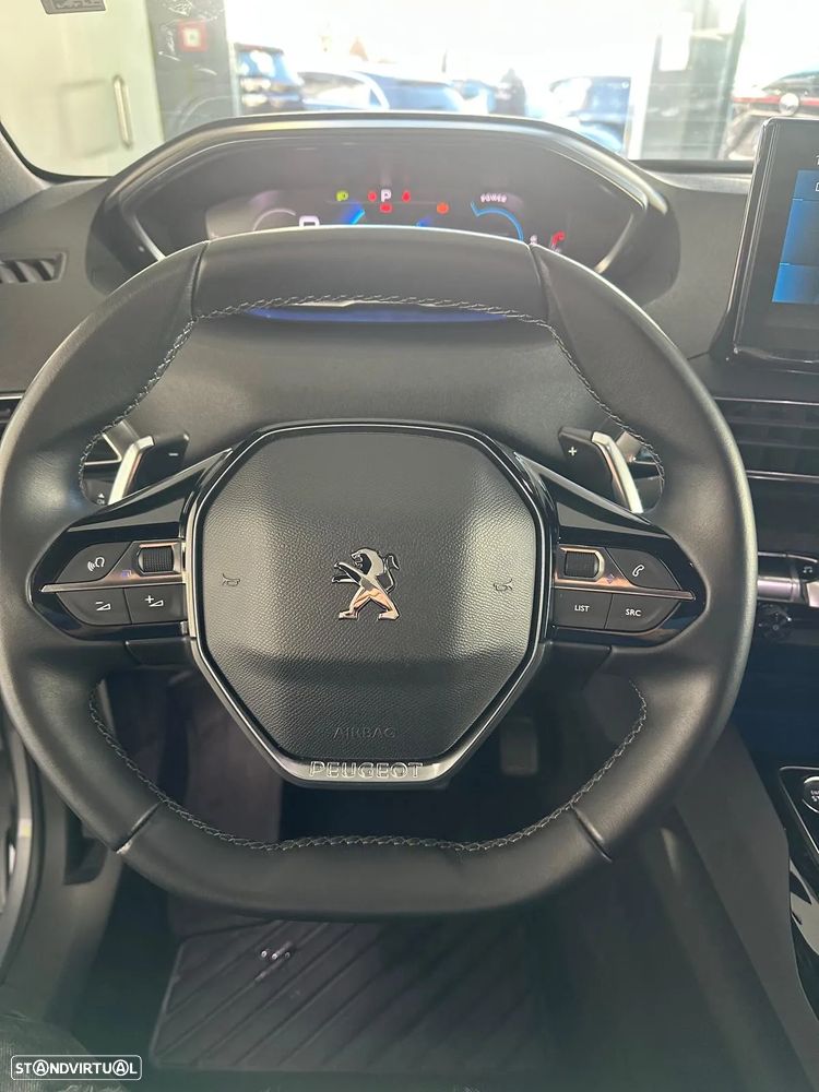 Peugeot 5008 1.6 Plug-in Hybrid Allure e-DCS7 - 3