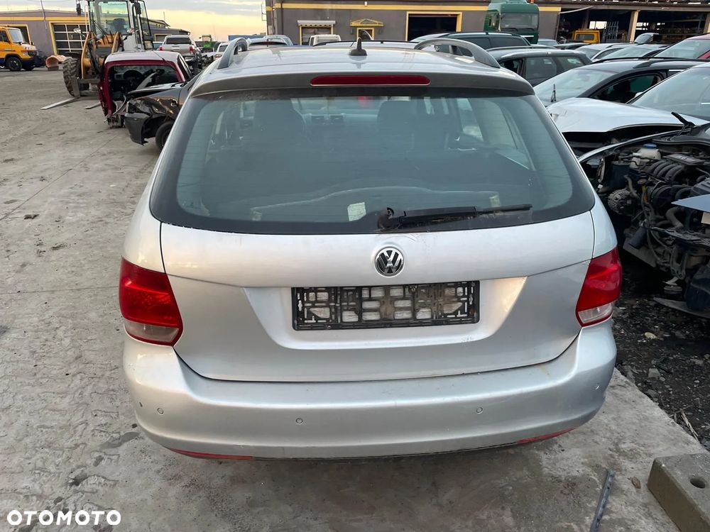 VW Golf V  na części!!!  Kolor : LA7W - 5