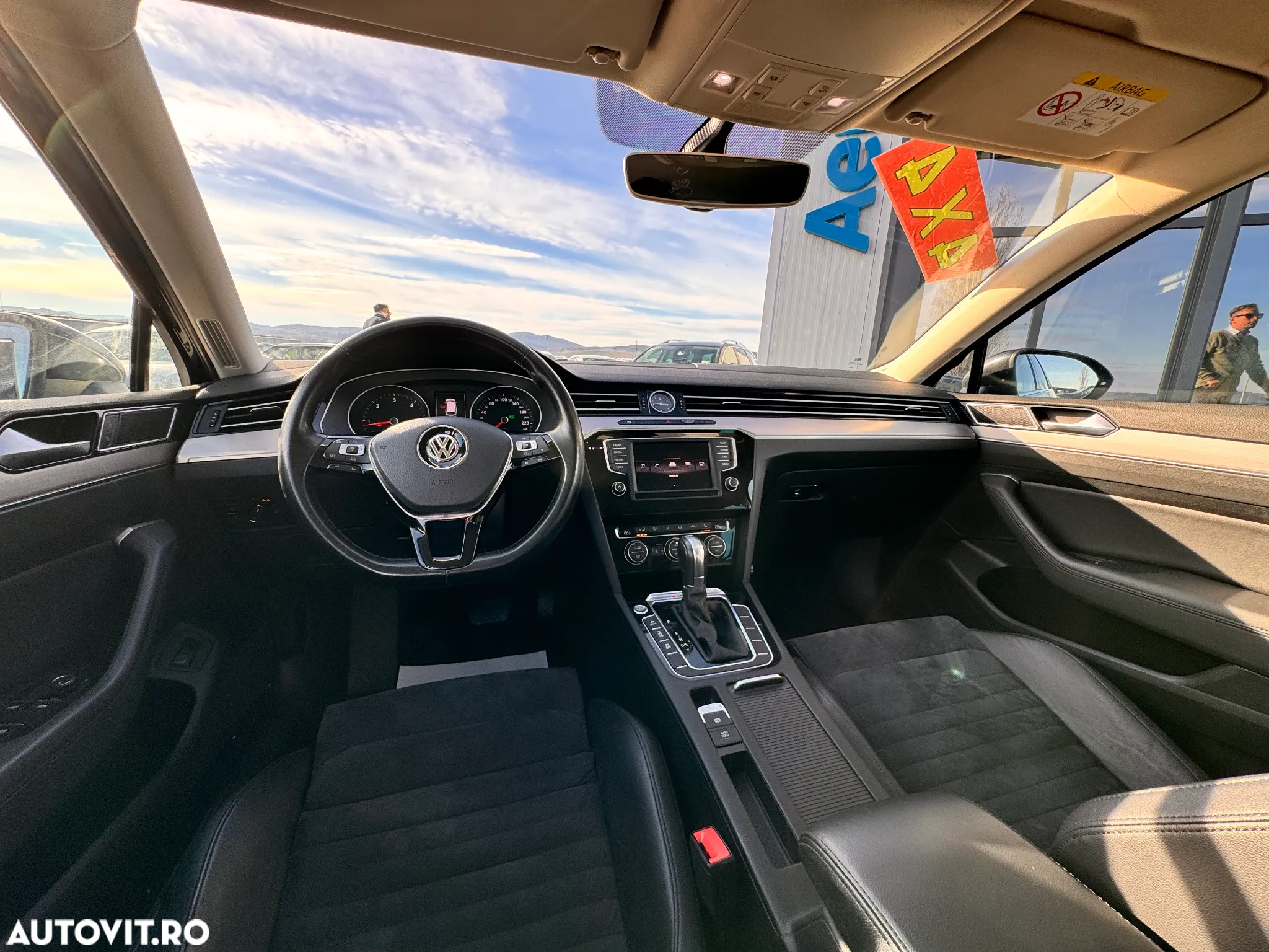 Volkswagen Passat Variant 2.0 TDI DSG 4Motion Highline - 31