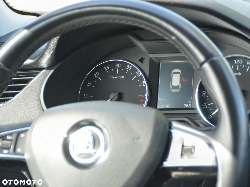 Skoda Octavia 1.6 TDI SCR Ambition DSG - 19