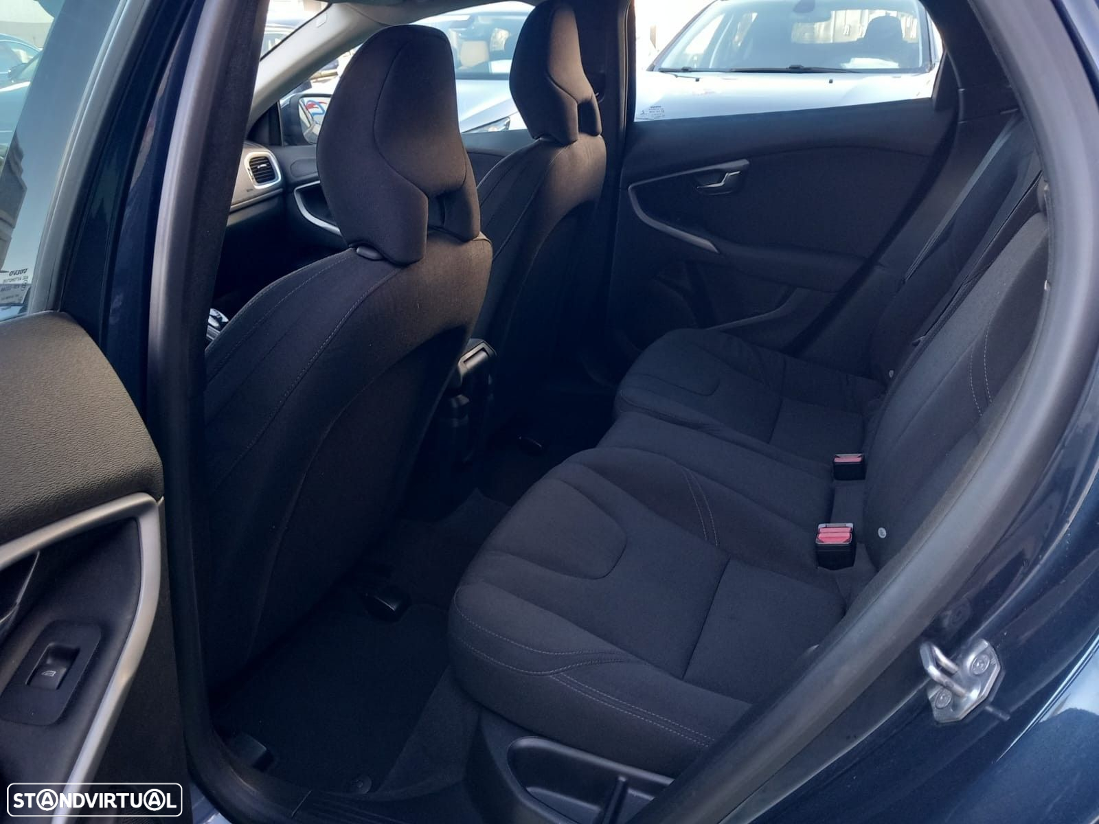 Volvo V40 1.6 D2 Eco Momentum - 23