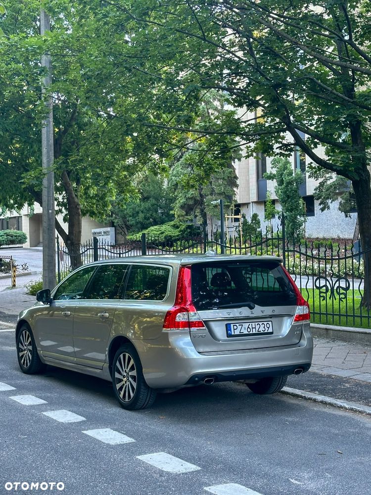 Volvo V70 D5 AWD Summum - 24