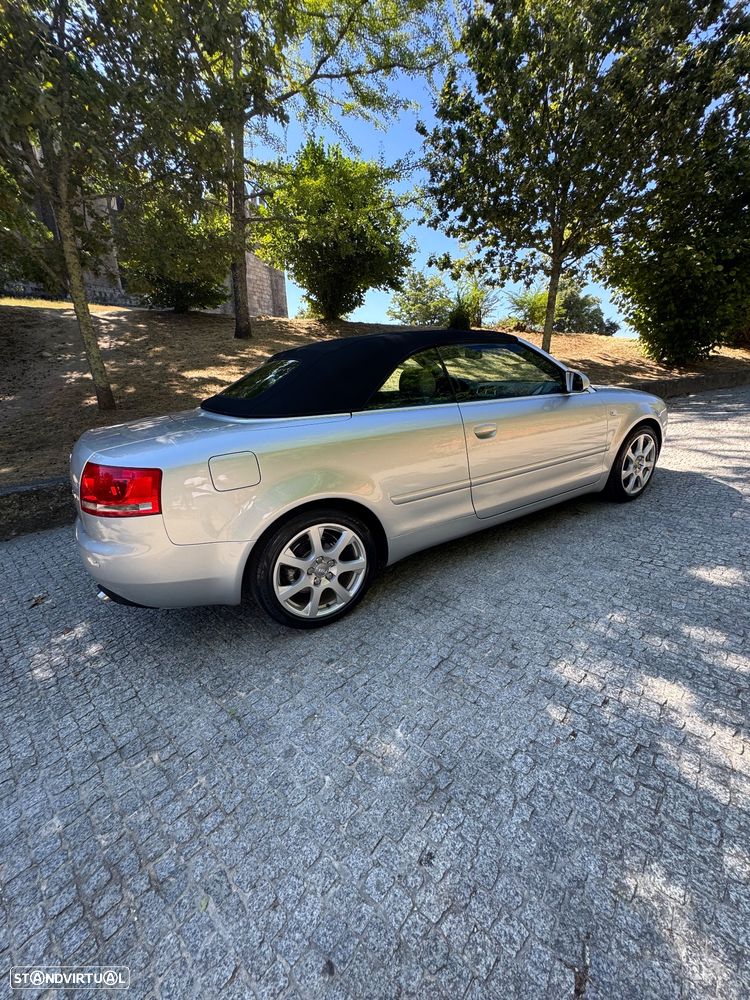 Audi A4 Cabrio 2.0 TDi Exclusive - 1