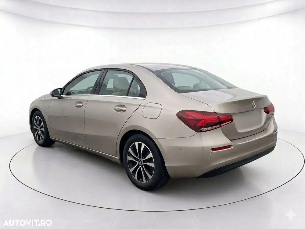 Mercedes-Benz A 180 d 7G-DCT - 4